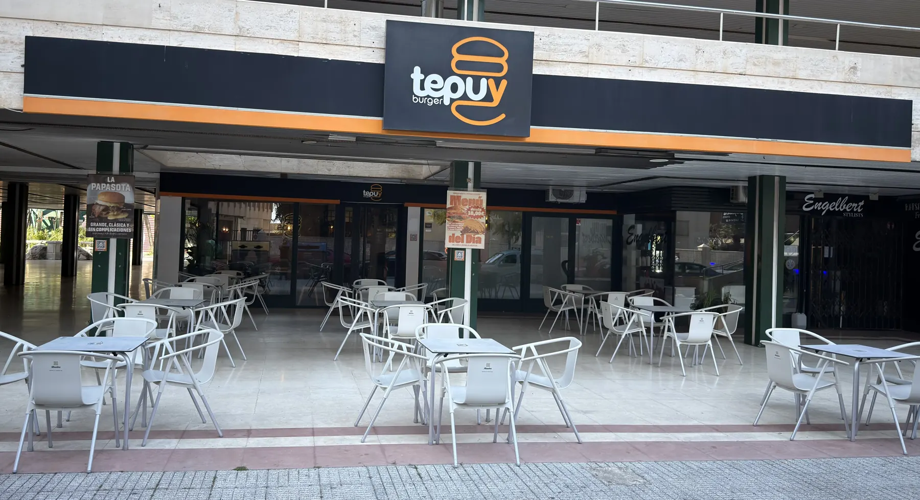 Exterior y terraza de Tepuy Burger Benidorm